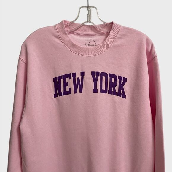 NWT Urban Outfitters New York Pink Sweatshirt Women's Size XS Pullover Comfy - Picture 3 of 14